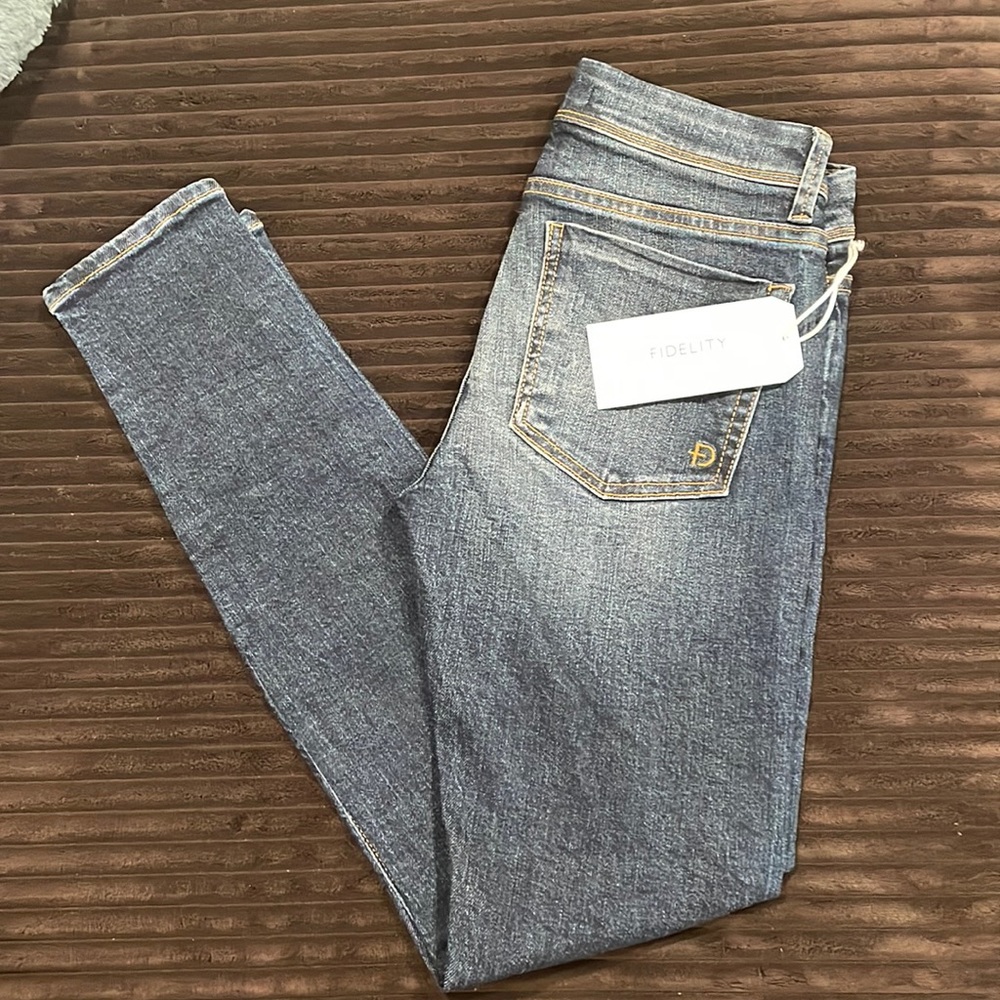 NWT Fidelity Mila Jeans size 27